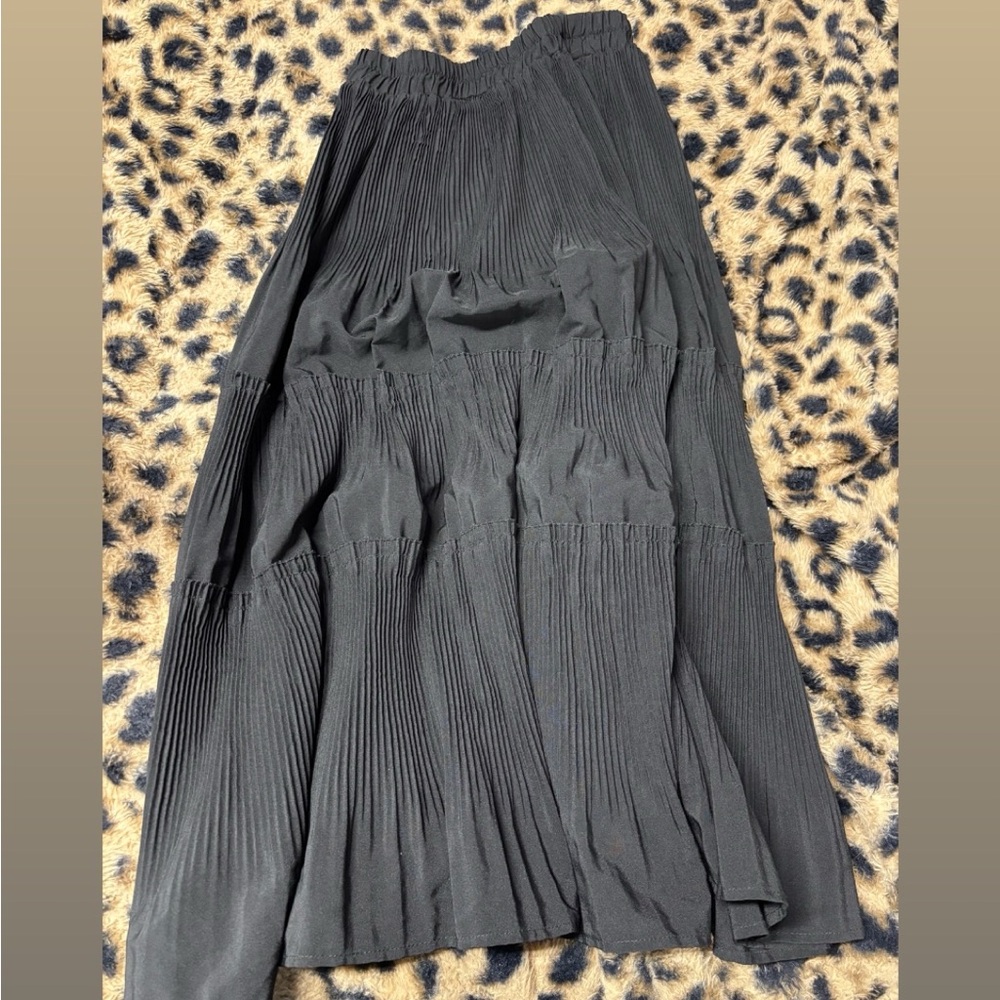 Elegant Black Pleated Skirt